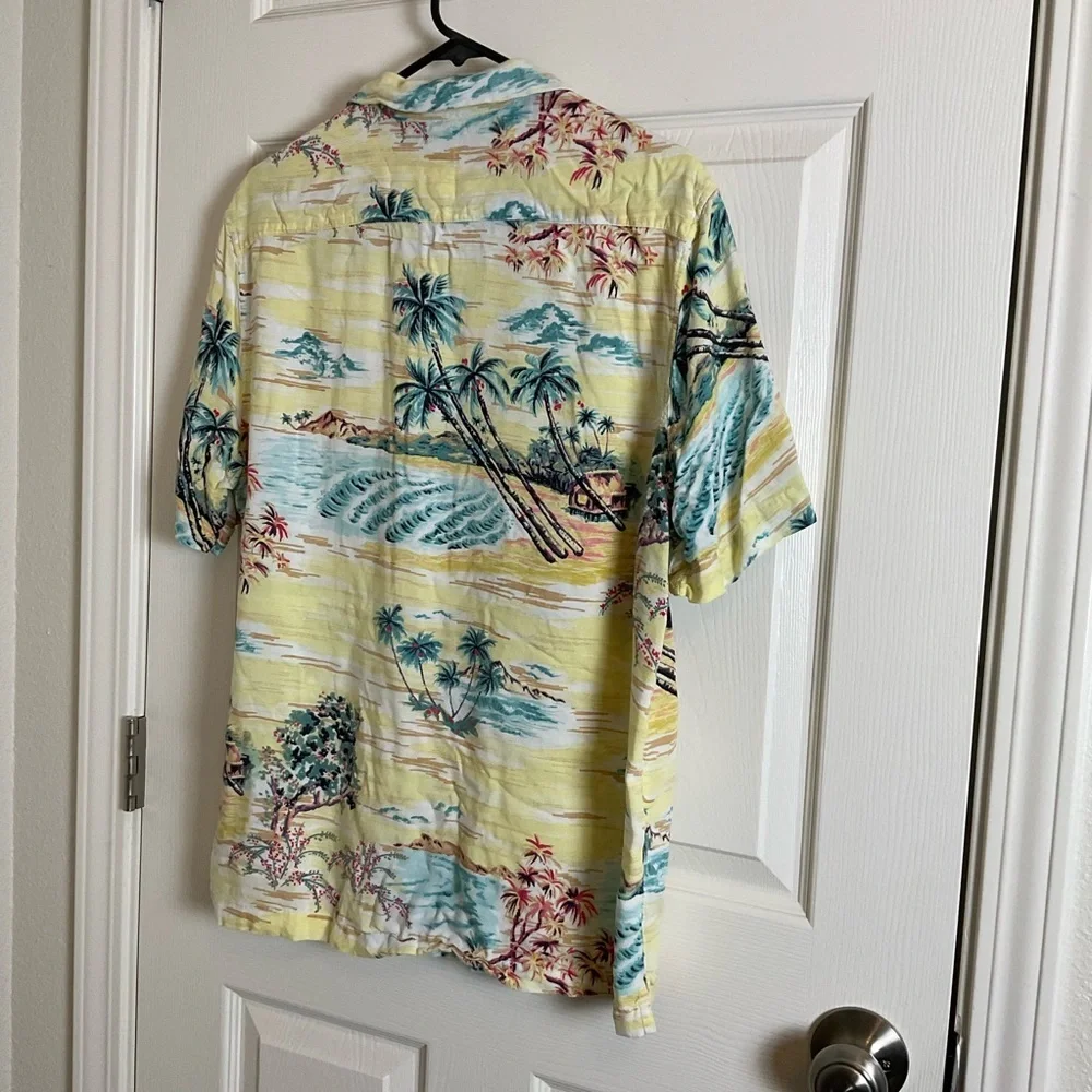 H&M yellow Hawaii shirt Tropical Print Size Large - Picture 5 of 5